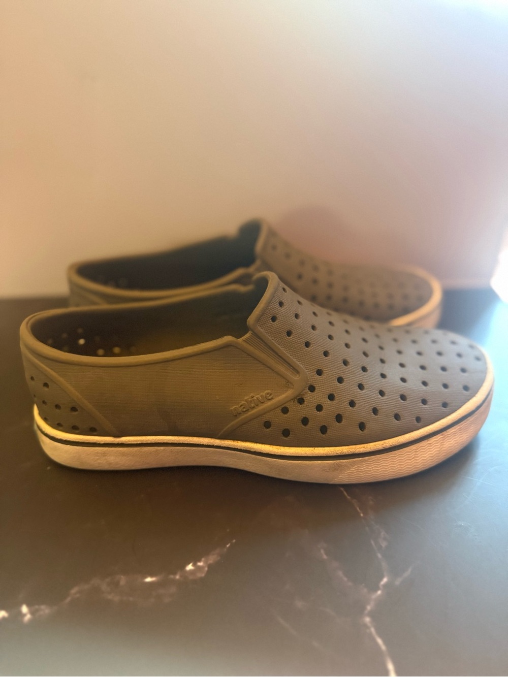 Native miles, gray - Picture 3 of 5